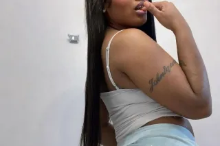 AVAILABLE NOW. I only do hotel... - Image 4