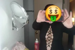 a sweet 😋 escape from the star... - Image 2