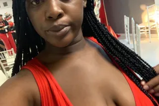 Hi Im Sarah Sweet a good squir... - Image 2